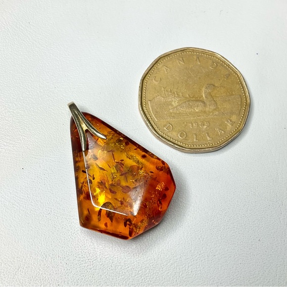 14K Gold Amber Pendant for Necklace - Picture 3 of 8